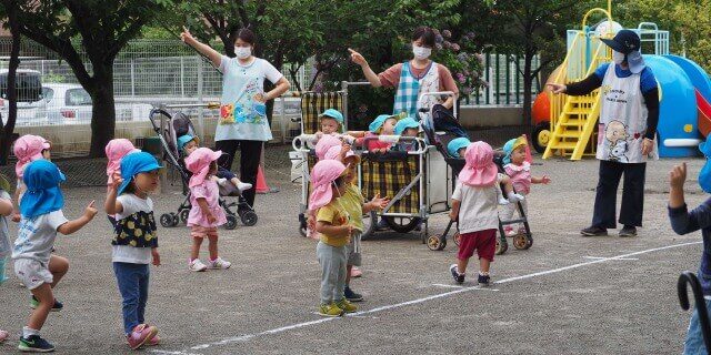 体操 外遊び 足立区 認可保育園 社会福祉法人チェリー保育園 北綾瀬